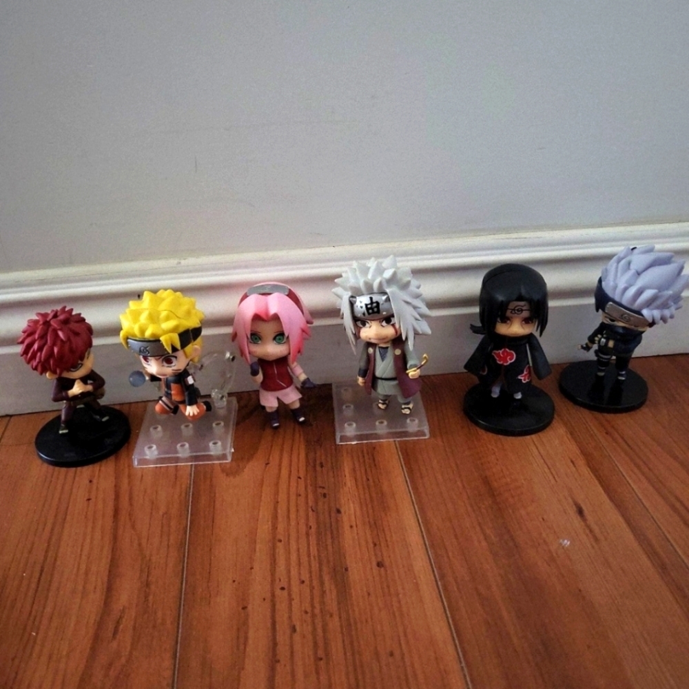 Naruto Figurines (All in a bundle)